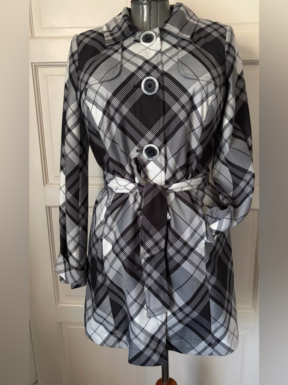 Axcess Black & Gray Plaid Long Sleeve Tie-Waist Coat
